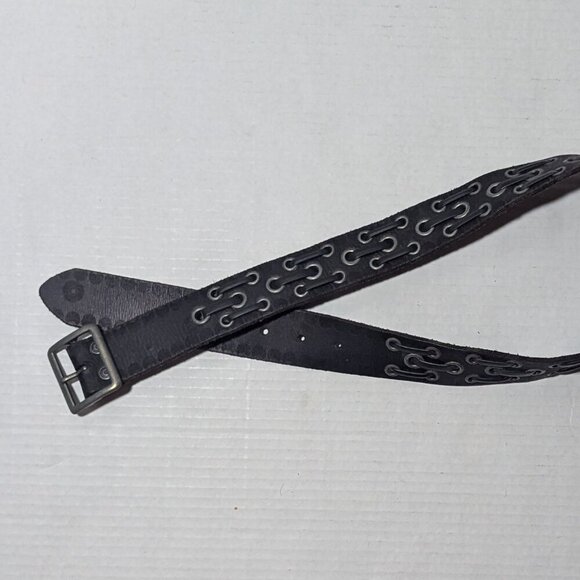 Levi’s Black Leather Grommet Belt Sz 32 Punk Y2K Streetwear - Picture 6 of 9